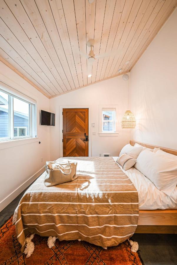 Mini Shortboard Room With A Queen Bed Stinson Beach Extérieur photo